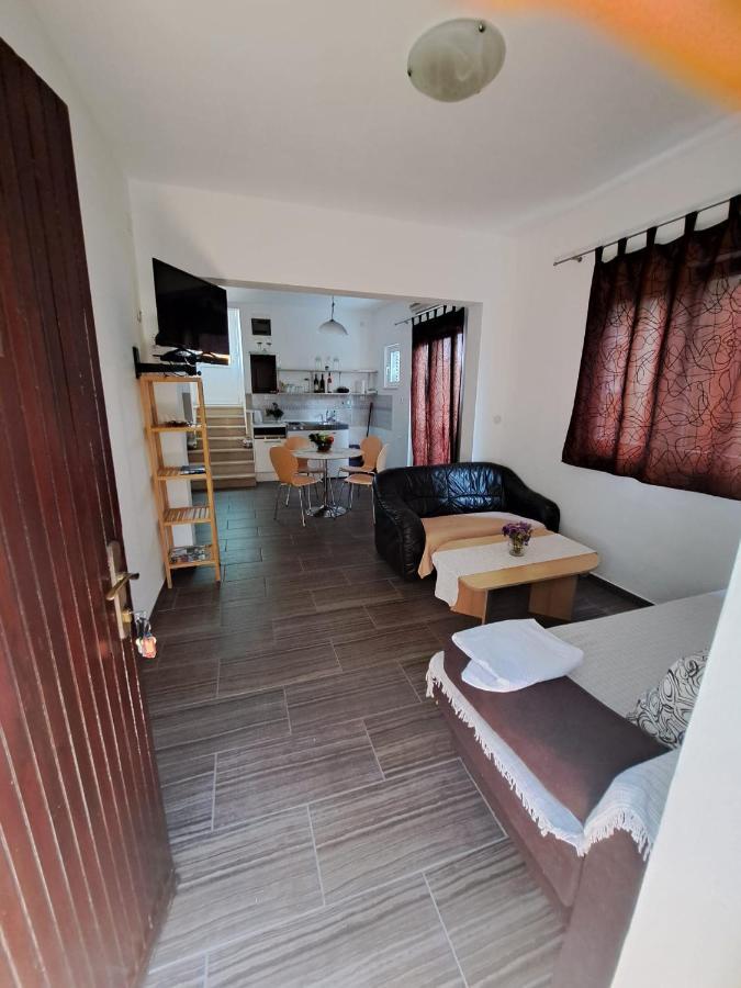 Apartmani Dusica Λομπάρδα Εξωτερικό φωτογραφία