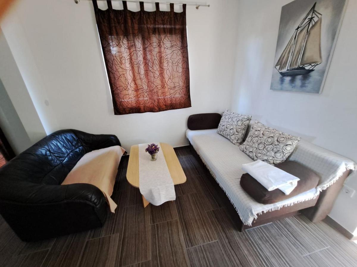 Apartmani Dusica Λομπάρδα Εξωτερικό φωτογραφία