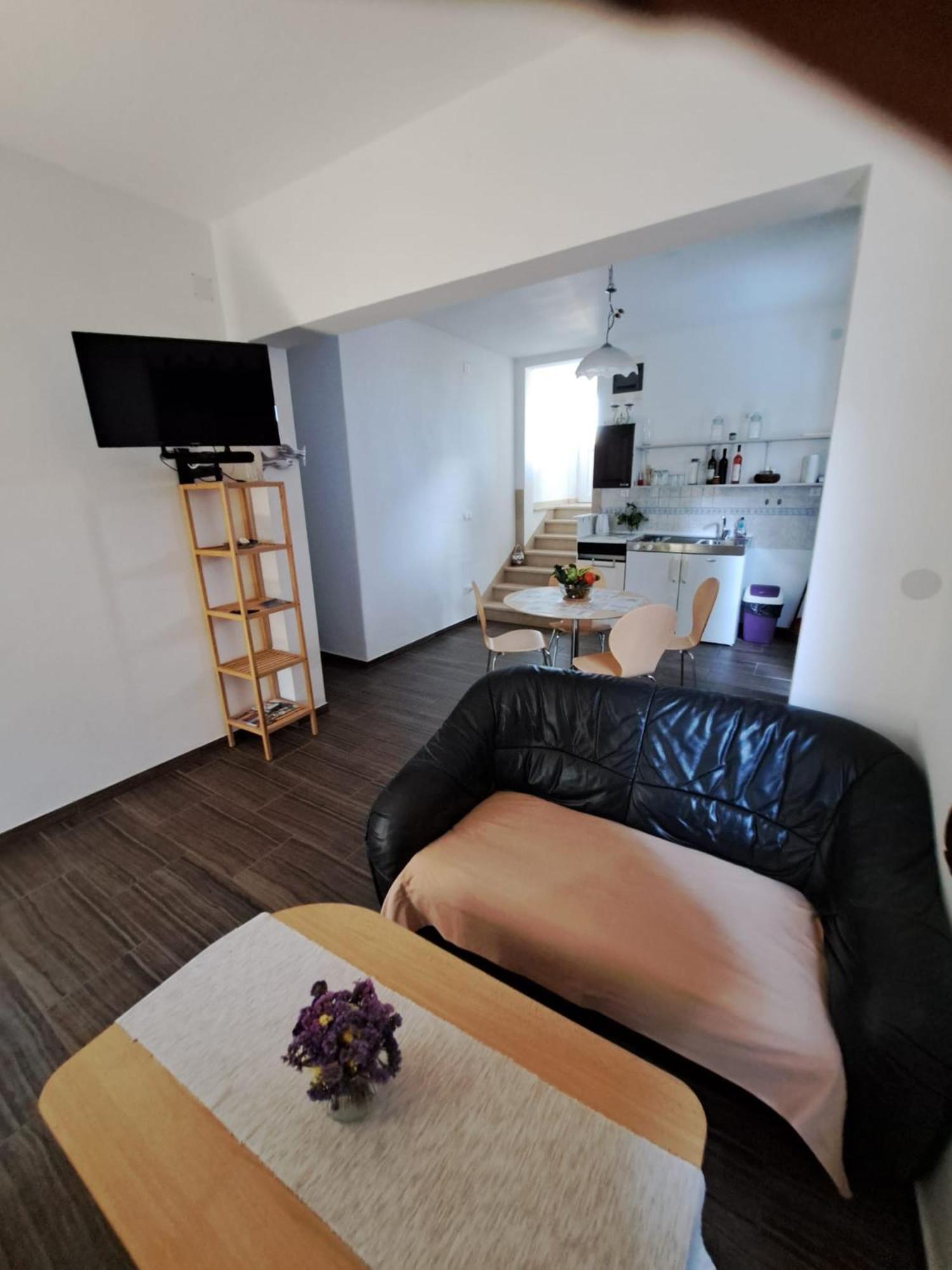 Apartmani Dusica Λομπάρδα Εξωτερικό φωτογραφία